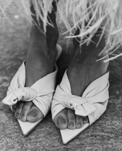 Flat Sandals With Knot