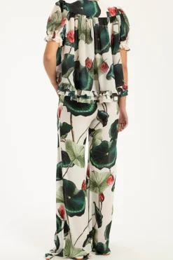 Victoria Regia Puff-Sleeved Blouse