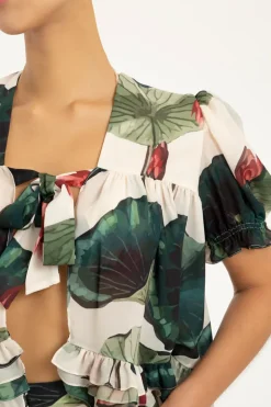 Victoria Regia Puff-Sleeved Blouse